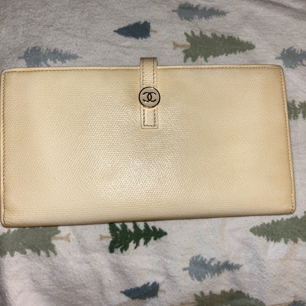 Chanel Coco Button Wallet - image 1
